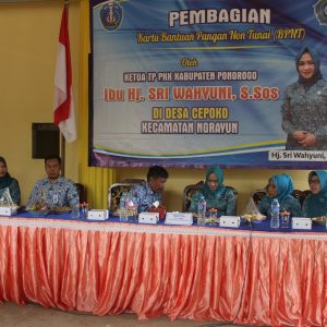 Pembagian Kartu BPNT Oleh Ketua TP PKK Kabupaten Ponorogo