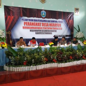 Pelantikan dan Pengambilan Sumpak Perangkat Desa Ngrayun dan Selur