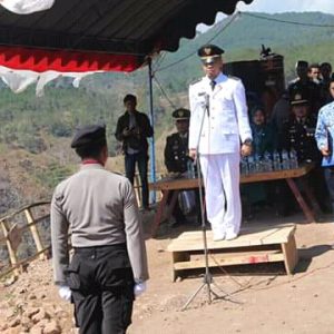 Upacara HUT RI di Wisata Paralayang Gunung Kotak Desa Cepoko