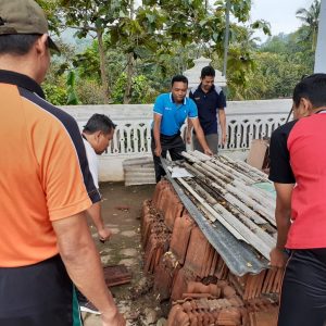 Kerja Bakti Halaman Kecamatan Ngrayun