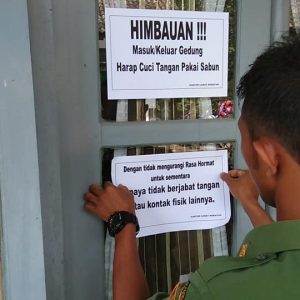 Pemasangan Himbauan untuk Mencegah Penyebaran Virus Corona
