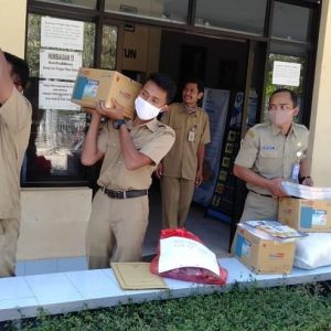 Penyerahan Bantuan Pemkab Ponorogo kepada Kepala Desa dan Relawan Desa