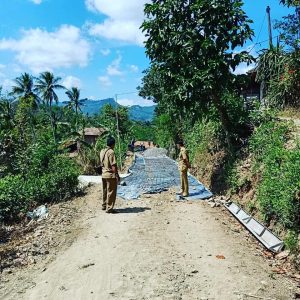 Rabat Jalan di Dukuh Nglodo Desa Ngrayun