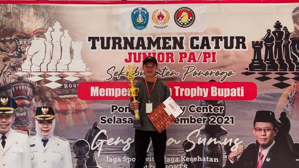 Juara III pada Turnamen Catur Junior Putra Trophy Bupati Ponorogo