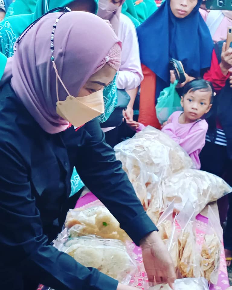Kunjungan Buapati Ponorogo di Pasar Ramadhan Desa Sendang
