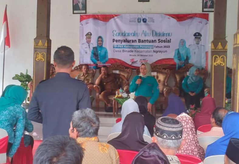 Penyaluran BanSos dari Tim Penggerak PKK Kabupaten Ponorogo