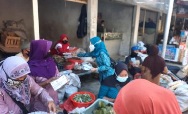 Bhakti Sosial dan pendistribusian Masker TP PKK