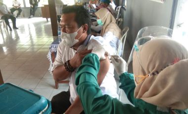 Vaksinasi Dosis ke 2 bagi Perangkat Desa
