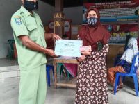 Pembagian Bantuan Langsung Tunai
